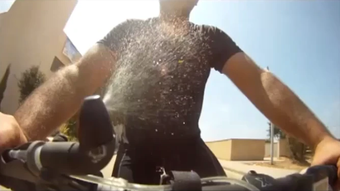 The Q-FOG provides a cooling mist from your handlebars