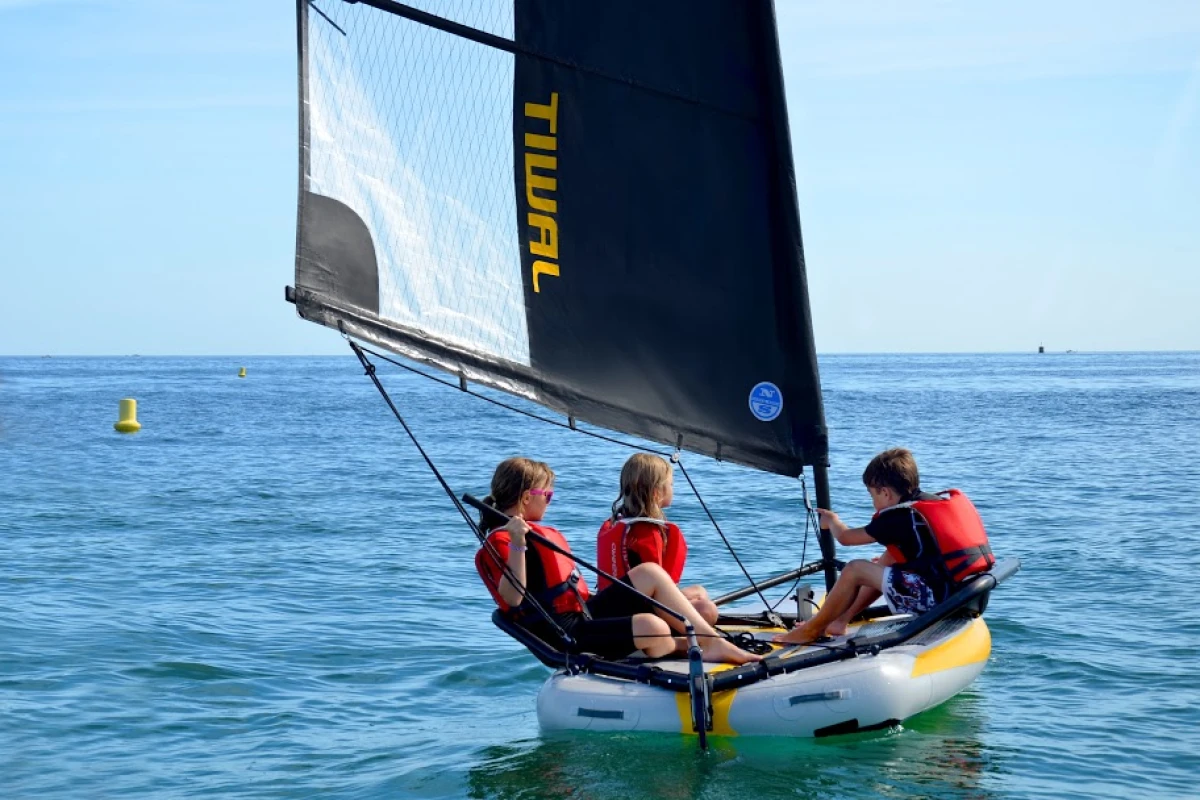 A family tries out the TIWAL 3.2 (Photo: Tiwal)