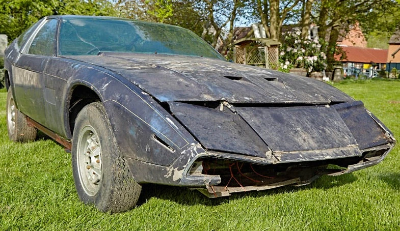 The vehicle was designed as a very limited collaboration between cigarette manufacturer WD and HO Wills and Sotheby's auction house