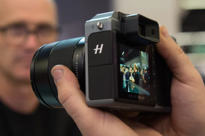 We get our hands on the Hasselblad X1D mirrorless medium format camera