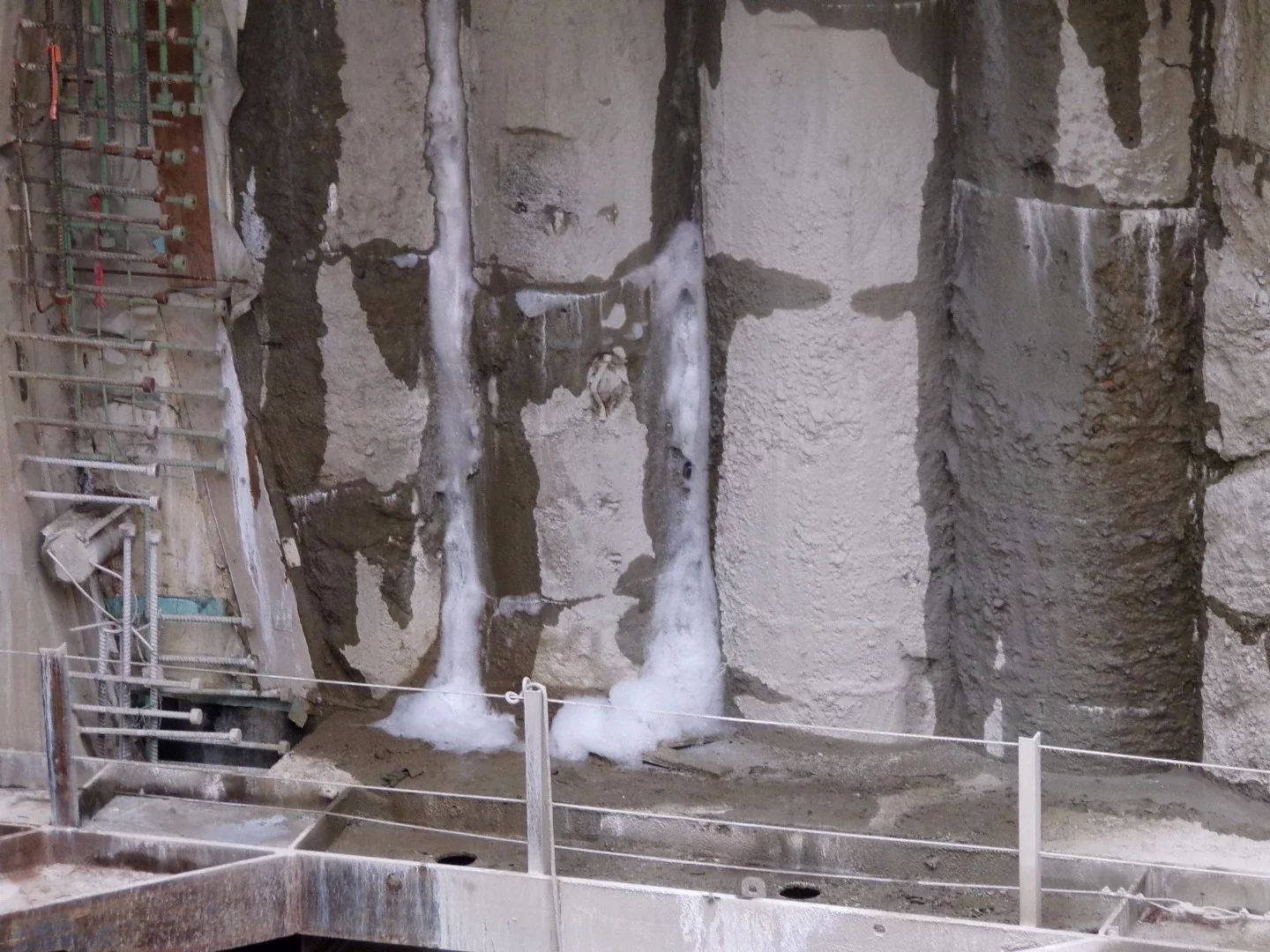 Conditioning foam leaks through the plug