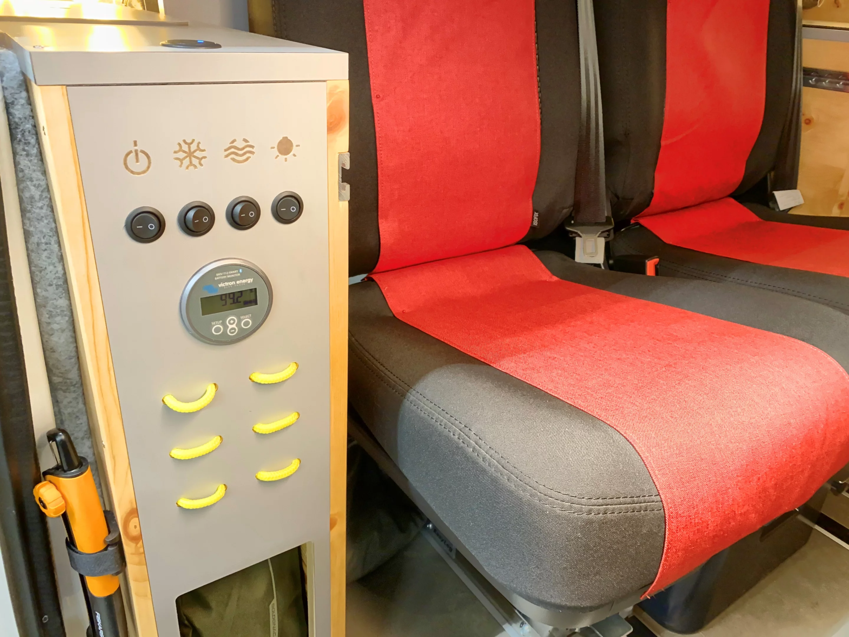 Flowcamper Casper electrical control center