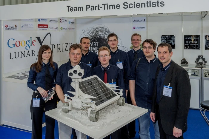 Some of the 100-strong Part-Time Scientists team posing with an Asimov Jr R2 (Image: PTS / Alex Adler)