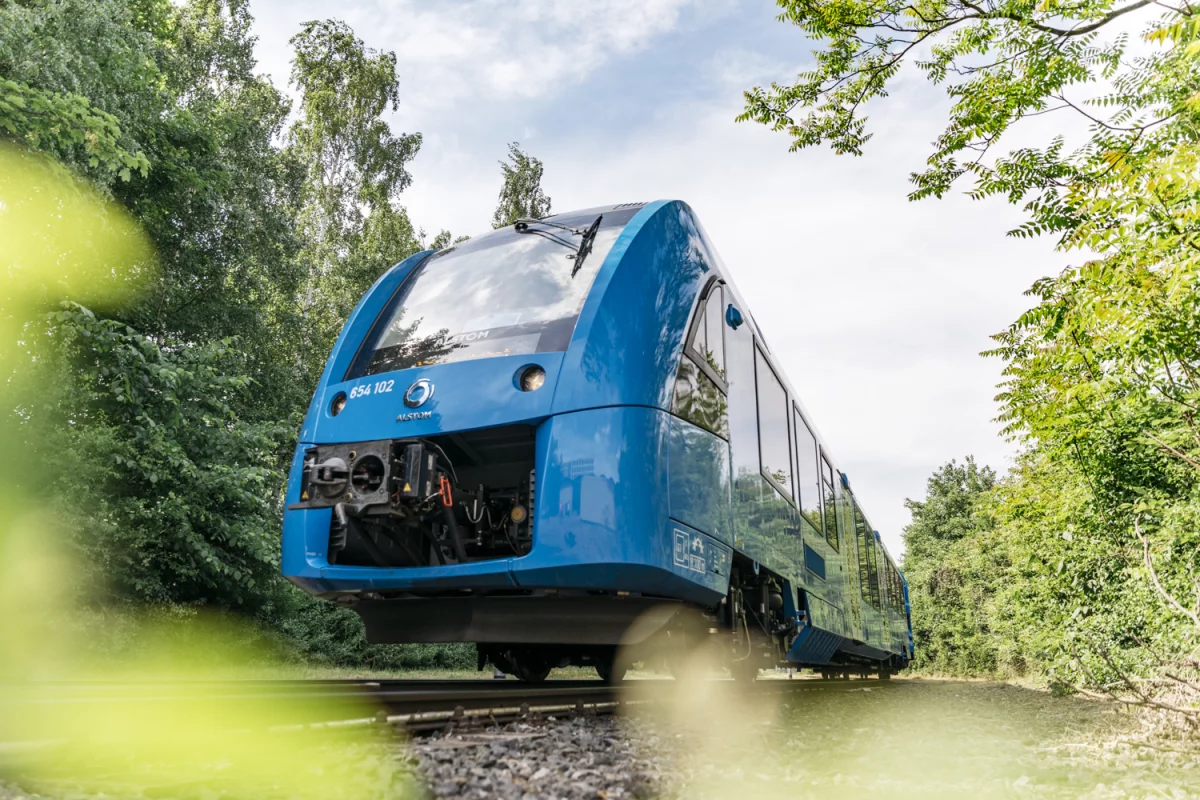 The hydrogen fuel cell-powered Coradia iLint on the move