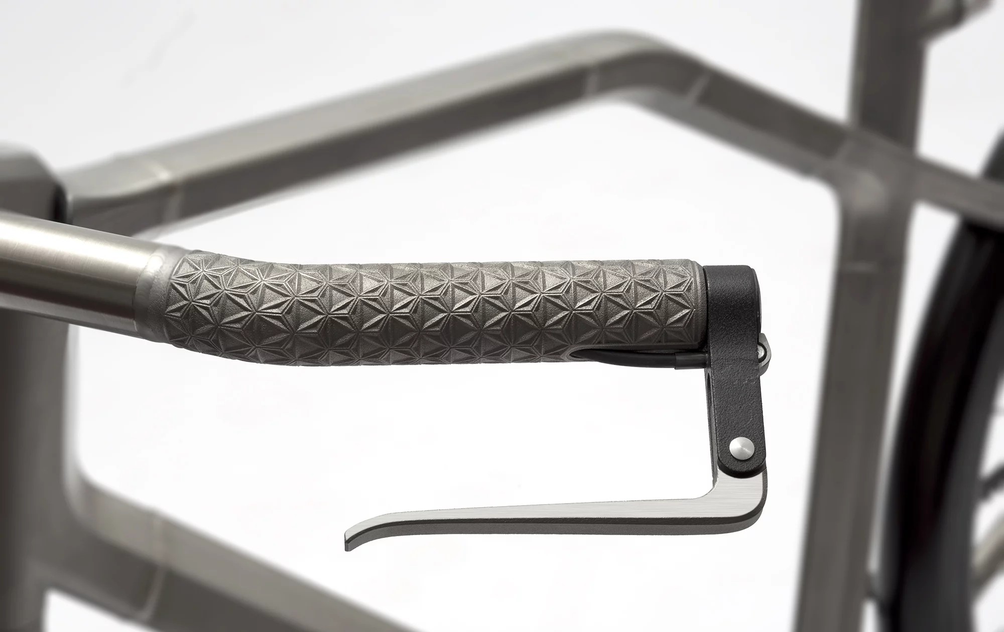 The Solid features haptic feedback in the handlebar