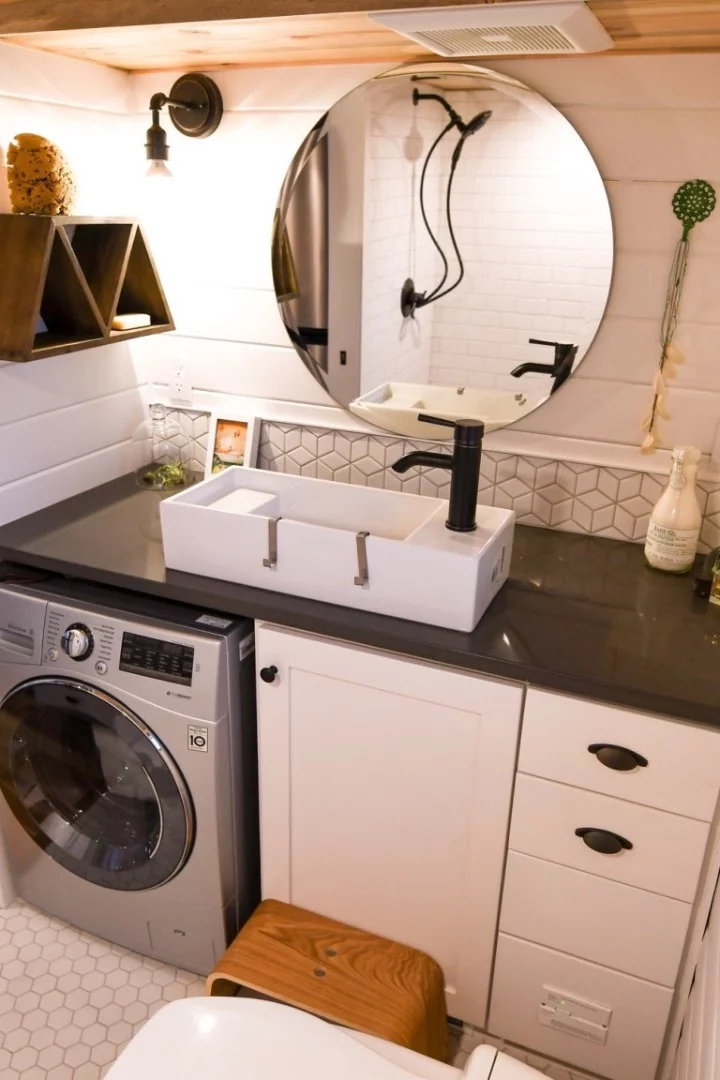 The Kootenay's many options include a washer/dryer, dishwasher, and full-size appliances