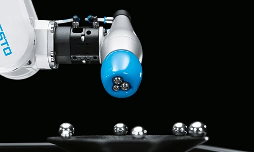 A water-filled elastic silicone cap is able to wrap itself around target objects
