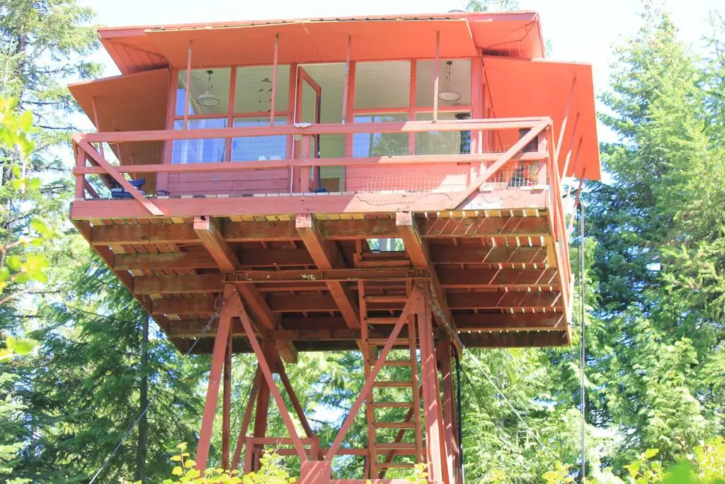 Though built in the 1950s, Crystal Peak Lookout was moved to its current location back in 1983