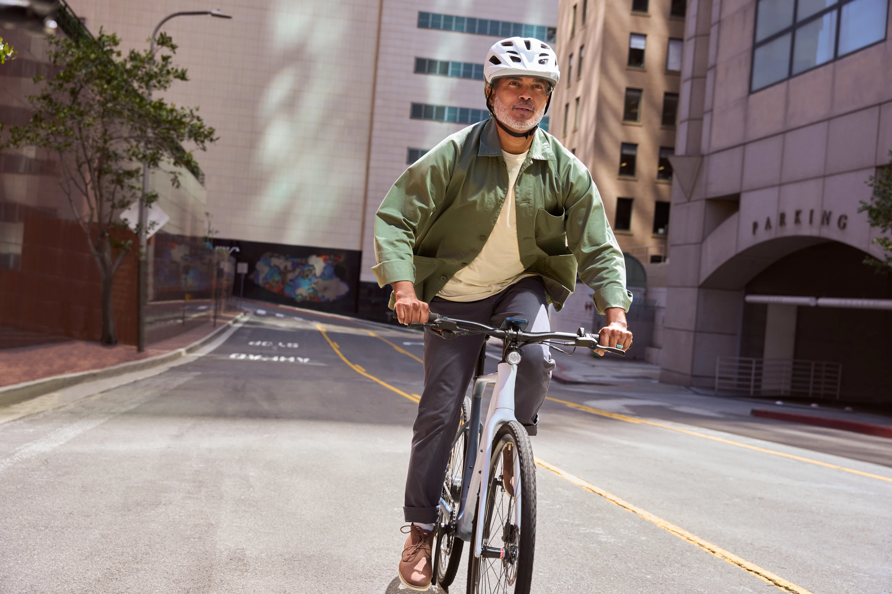 The Thunder 1 sports a smart rear-hub motor that can pair with a smartphone running a companion mobile app