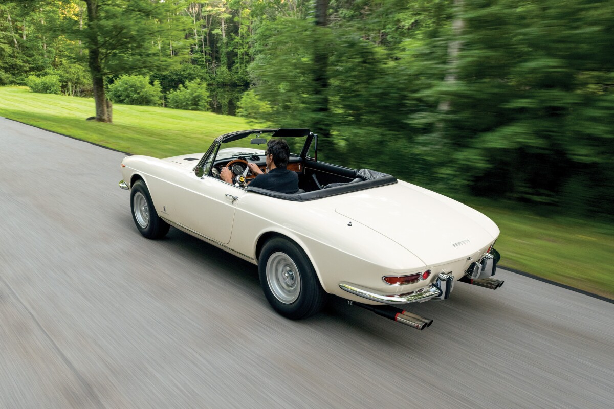 1969 Ferrari 365 GTS by Pininfarina