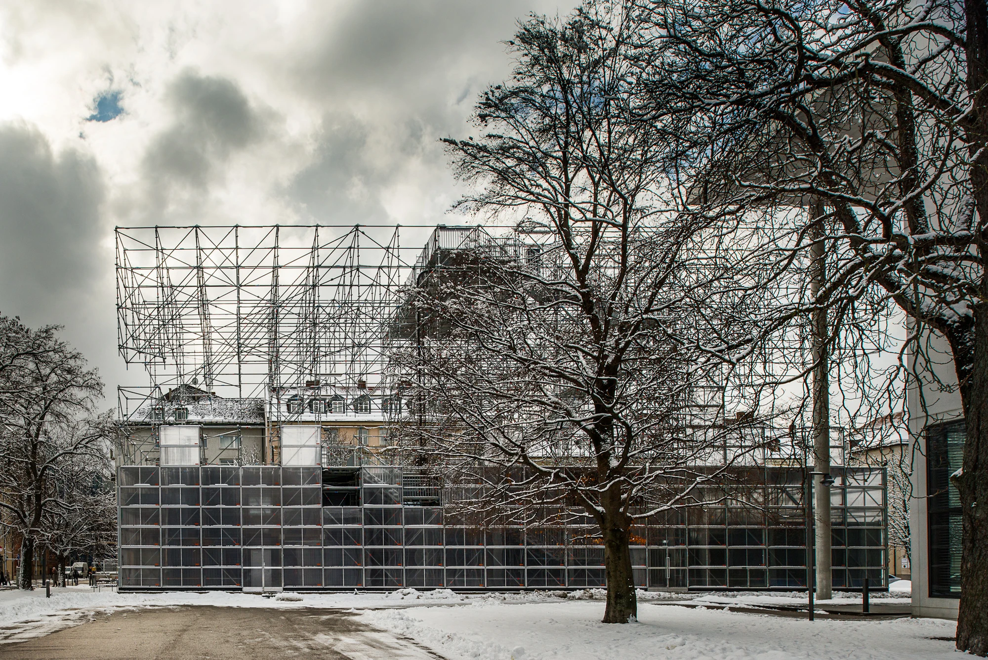 The entire structure will be taken down following the newly renovated Pinakothek's reopening (Photo: Rainer Viertlböck, 2013 © Fotograf / Pinakothek der Moderne)