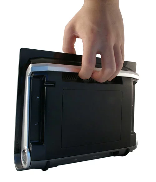 The Intouch IT7150 wireless Internet frame's stand doubles as a carry handle