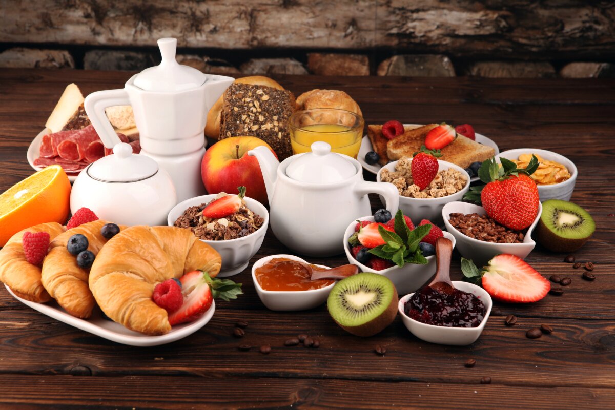 Low-protein diet shifts fat tissue into burn mode