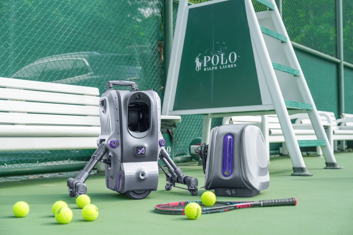This ball-shooting robot wants to be your tennis coach