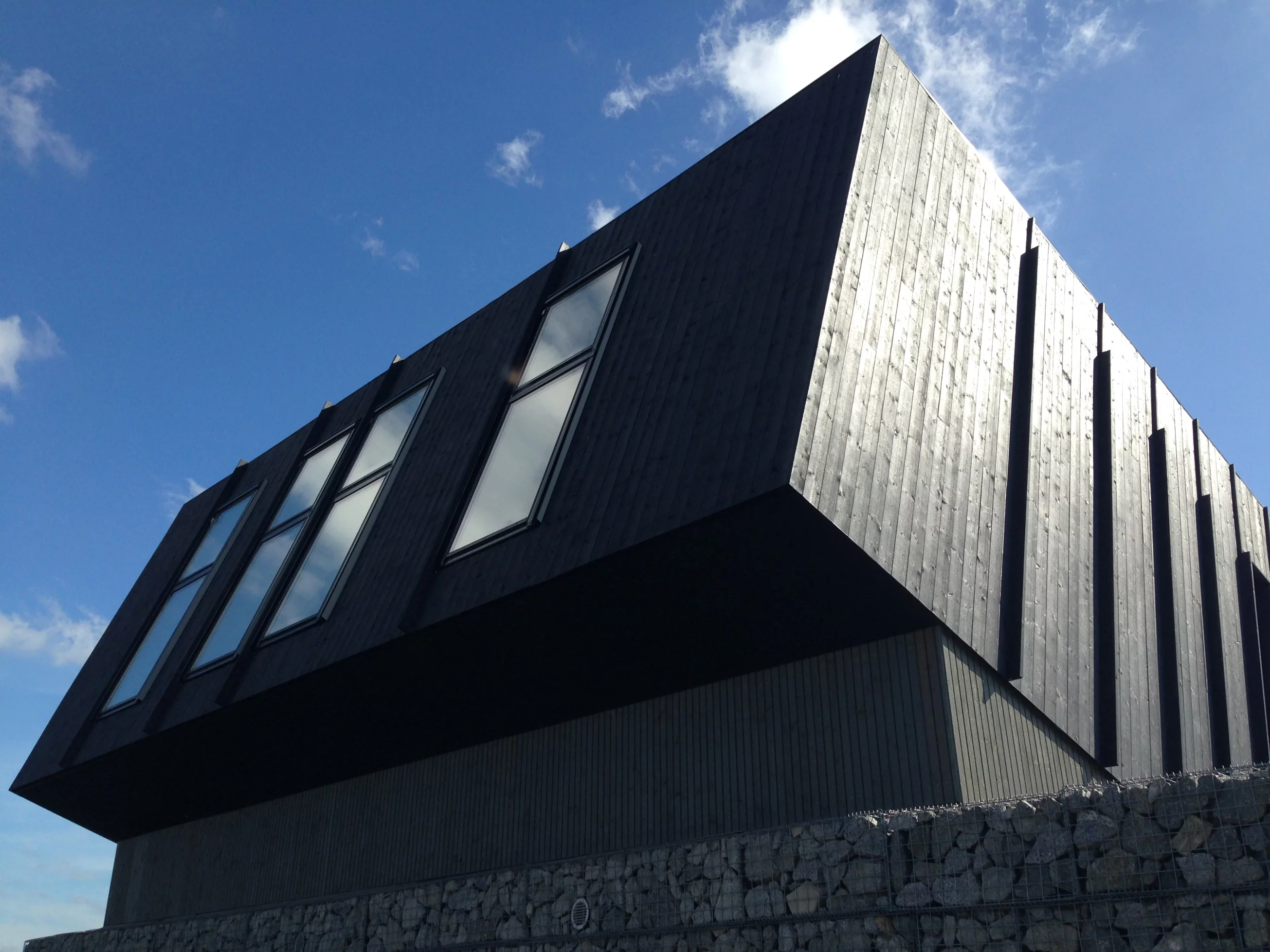 Carefully-placed glass encourages solar heat gain (Image: Snøhetta)