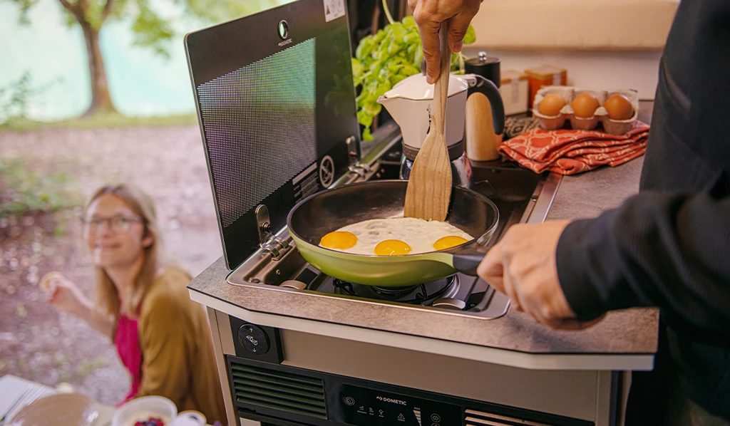 Cooking breakfast in the Frankia Yucon 6.0