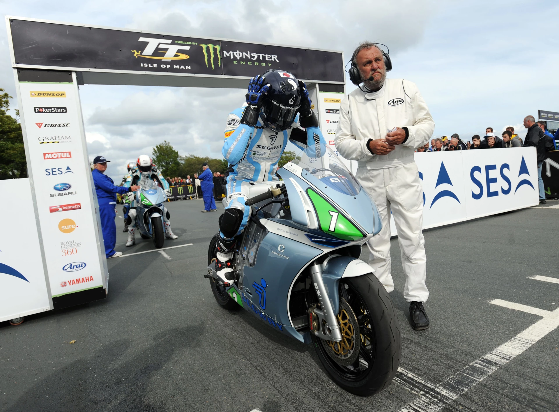Team Motoczysz lines up in reverse order to the way it finished - Miller first and Rutter second