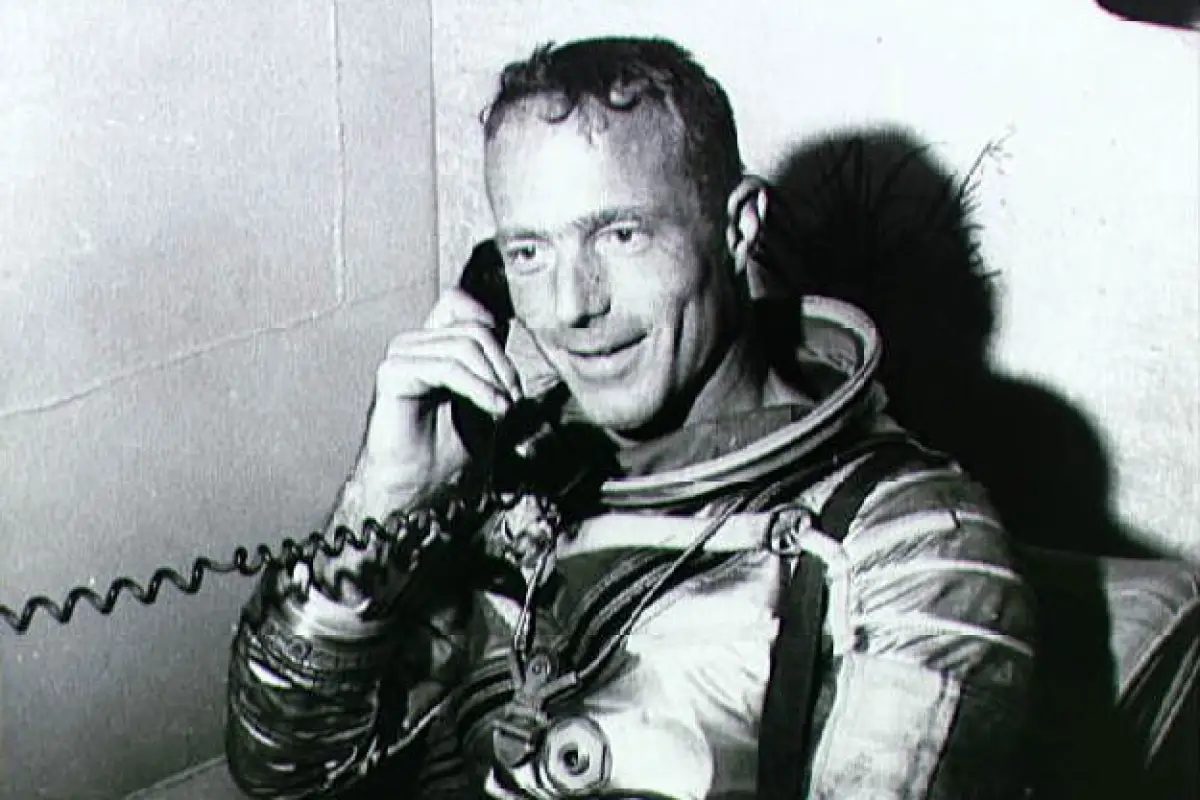 Scott Carpenter on the phone with President John F Kennedy after the Aurora 7 mission (Image: NASA)