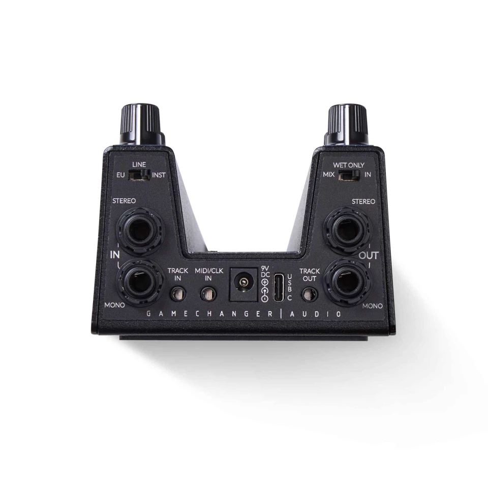Switchable inputs, switchable level, mono or stereo ins and outs, and input for MIDI clock or analog trigger