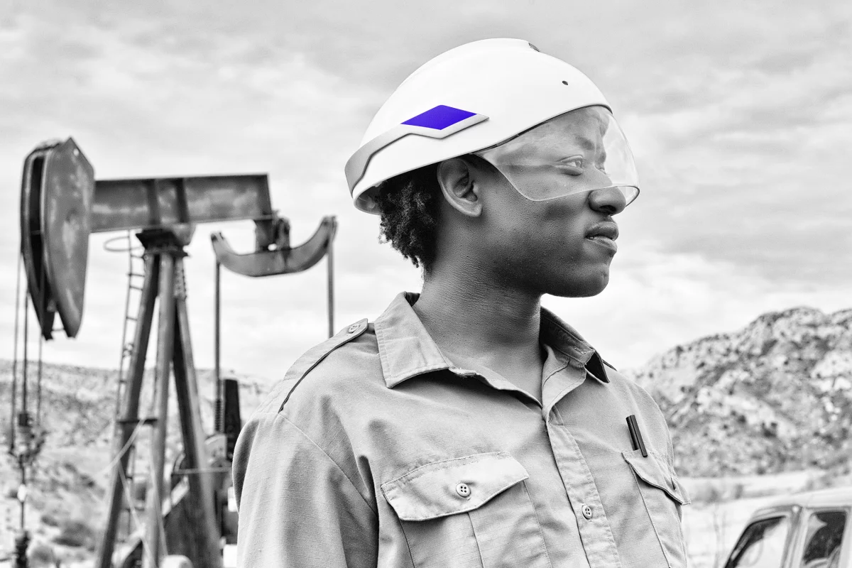 The DAQRI Smart Helmet aims to bring Google Glass-like functions to the work site