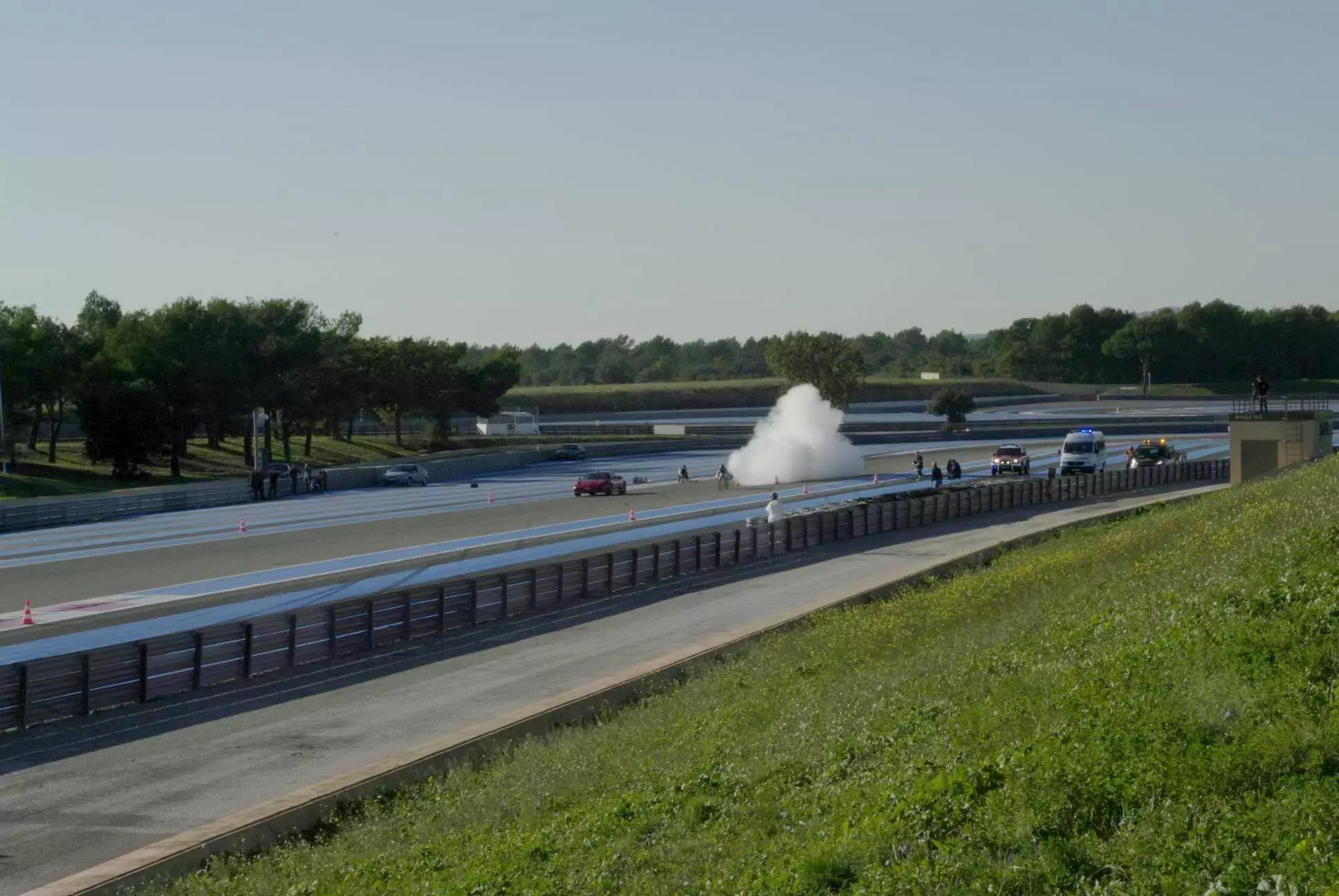 Francois Gissy's rocket bicycle races a Ferrari F430 Scuderia – the car never had a chance (Photo: Gerard Toutin / Exotic Thermo Engineering)