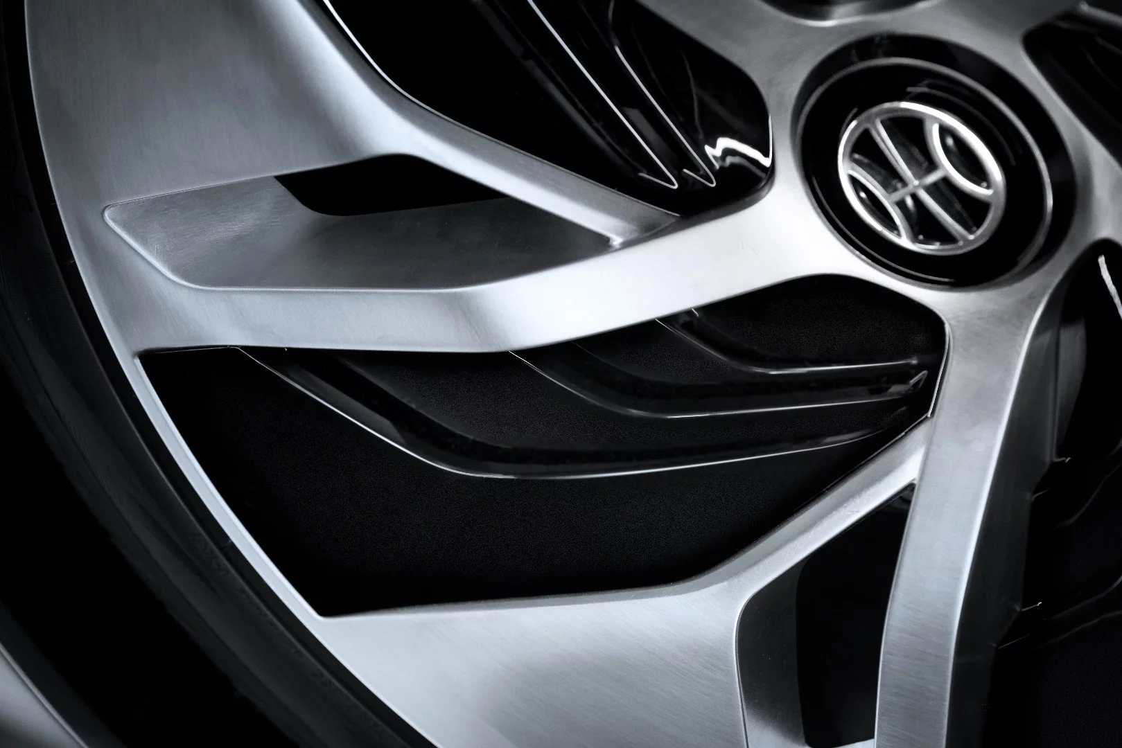 Pininfarina HK GT: unique rims