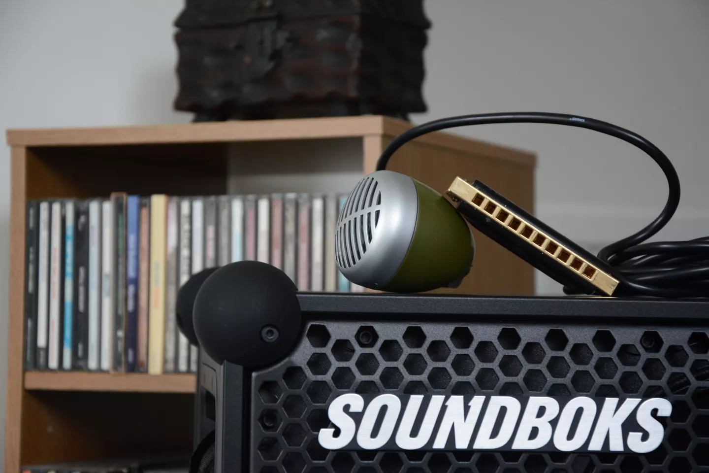 Microphones can be plugged into the combo XLR/TRS ports to the rear of the New Soundboks