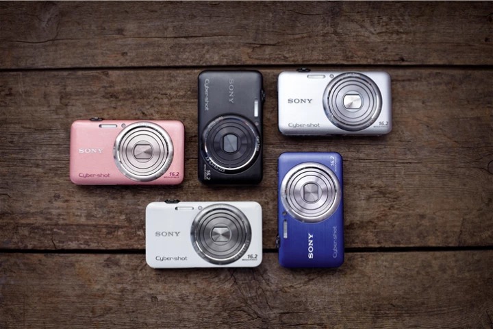 Sony has unveiled its new range of Cyber-shot compact digital cameras at CES 2011
