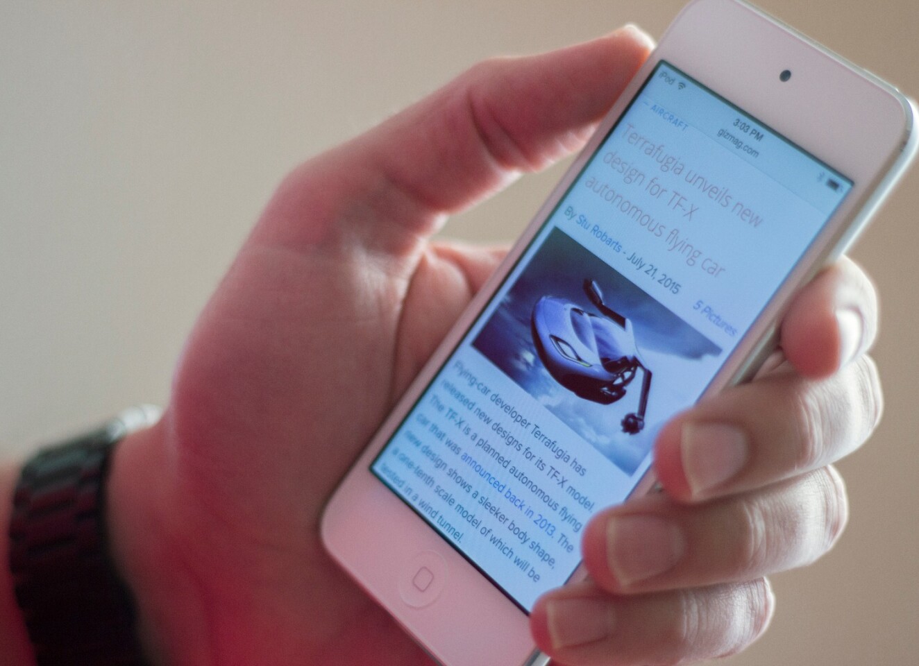 The 2015 iPod touch has the same 4-inch screen we saw in the 2012 model