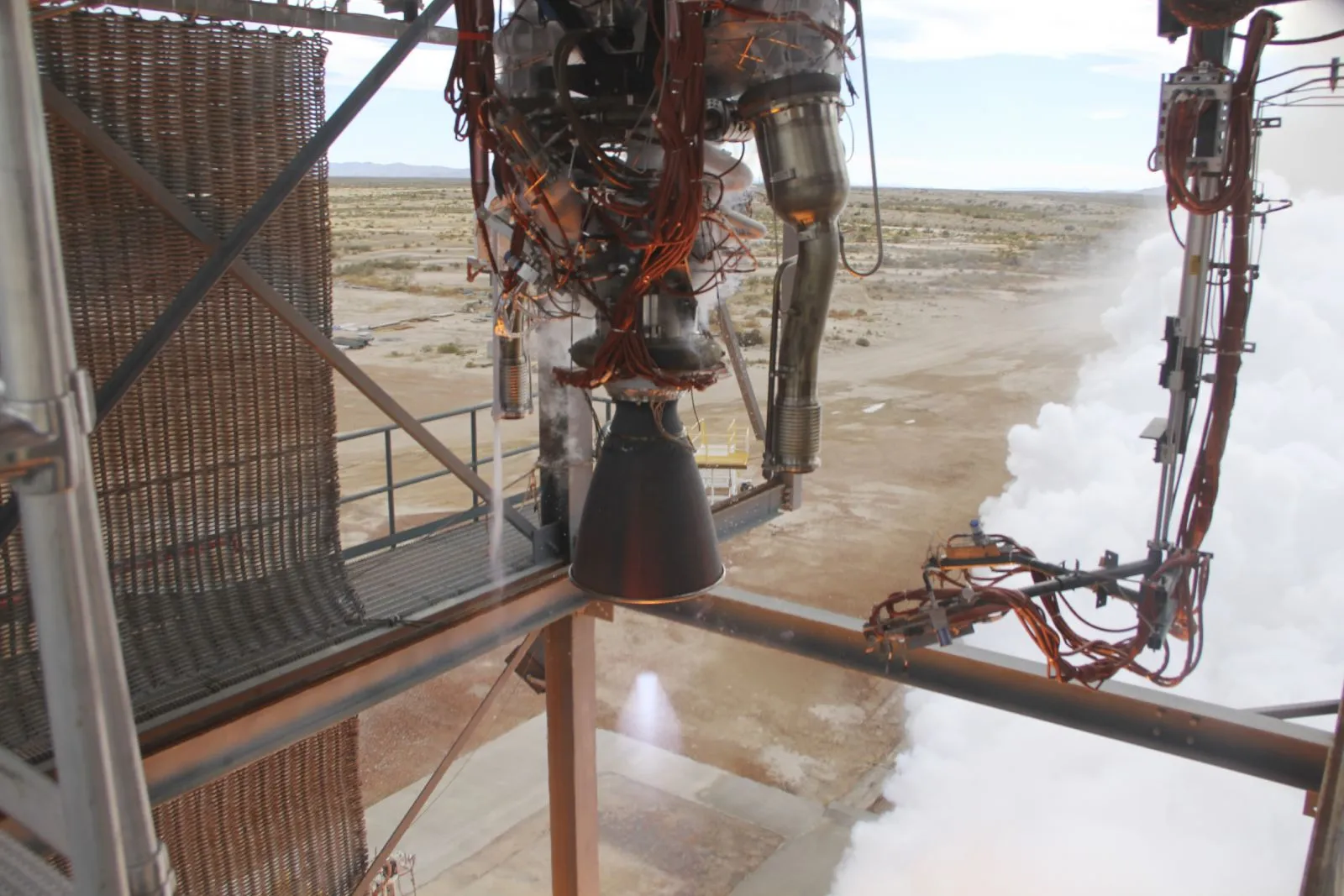 Test firing of the BE-3 hydrogen/oxygen rocket engine that took place on Nov. 20, 2013 (Photo: Blue Origin)
