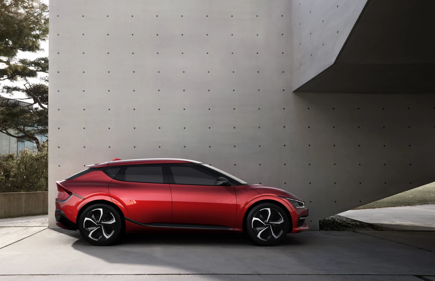 The Kia EV6 stands on a 2,900-mm wheelbase