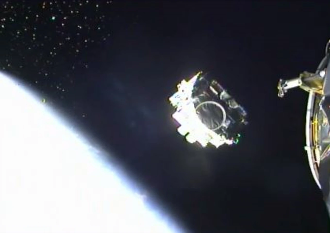 One of the 702SPs separating (Photo: SpaceX)