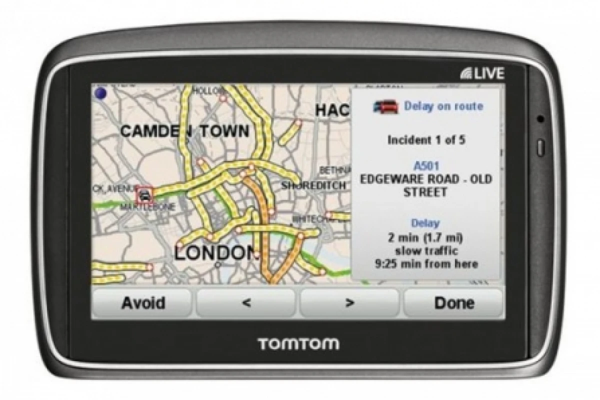 The TomTom GO 950 LIVE features an improved UI and live data feeds for the road.