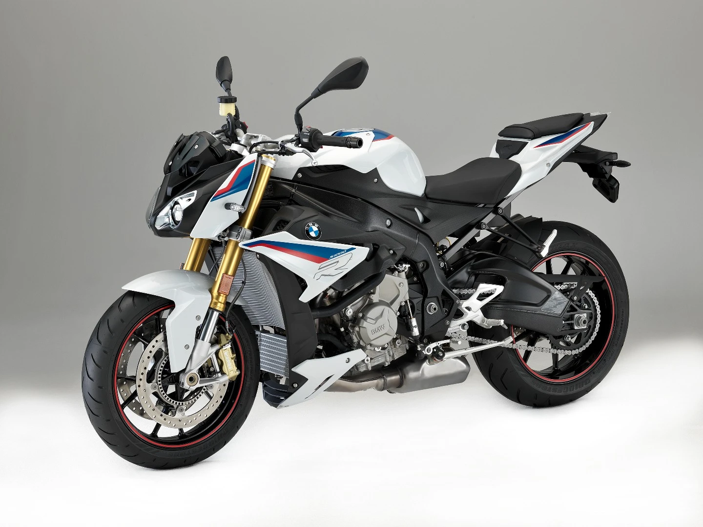 2017 BMW S1000R: this paint job costs extra, as a deterrent
