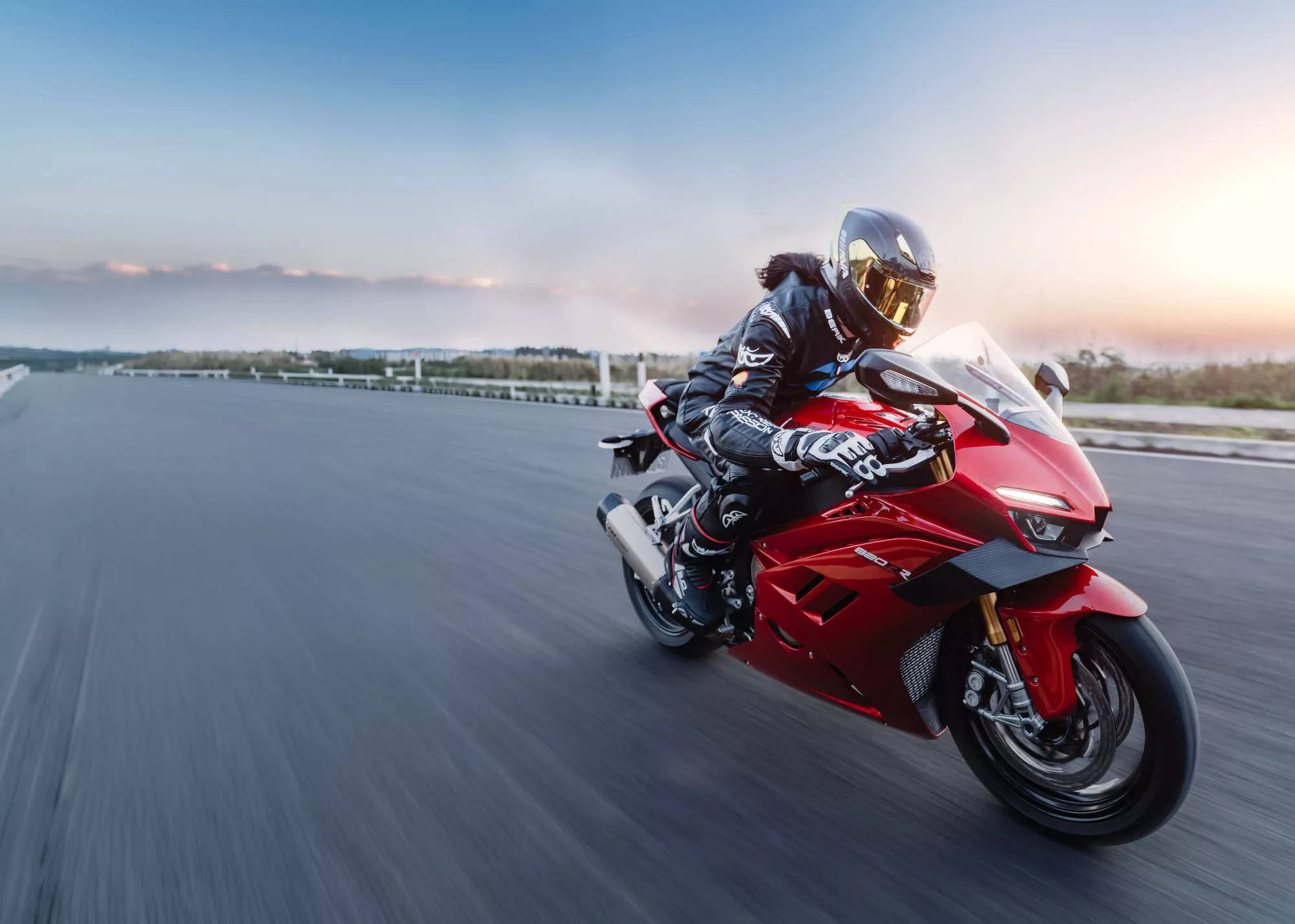 The 800RR costs around a third of what the Ducati Panigale V2 and Yamaha R9 do