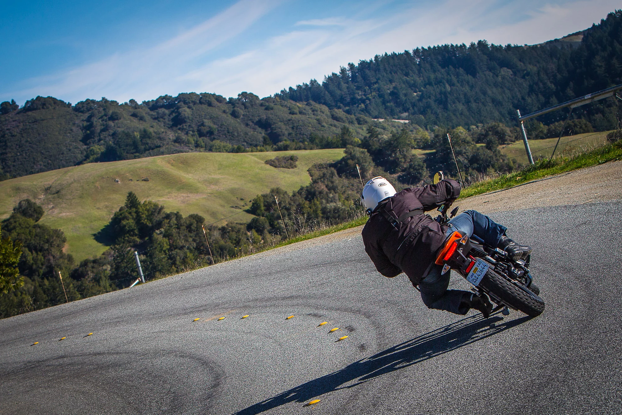 2015 Zero DS - Loz was certainly spoiled for great roads and scenery on this California test (Photo: Andrew Wheeler/AutoMotoPhoto.com)