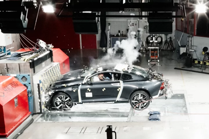 Polestar shuttled its verification prototype head-on in to a stationary barrier at 56 km/h (35 mph) to replicate the impact of a front-on collision