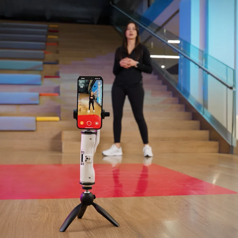 The pan head feature of the Trexo Wheels Go uses face tracking to stay with you as you make your presentation
