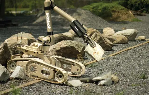 The 710 Warrior can lift rubble with ease