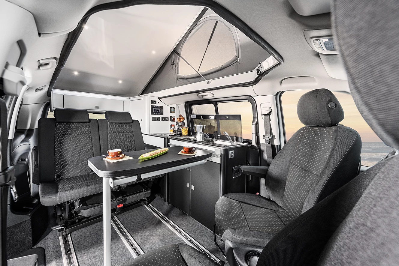 VanTourer Urban dining area