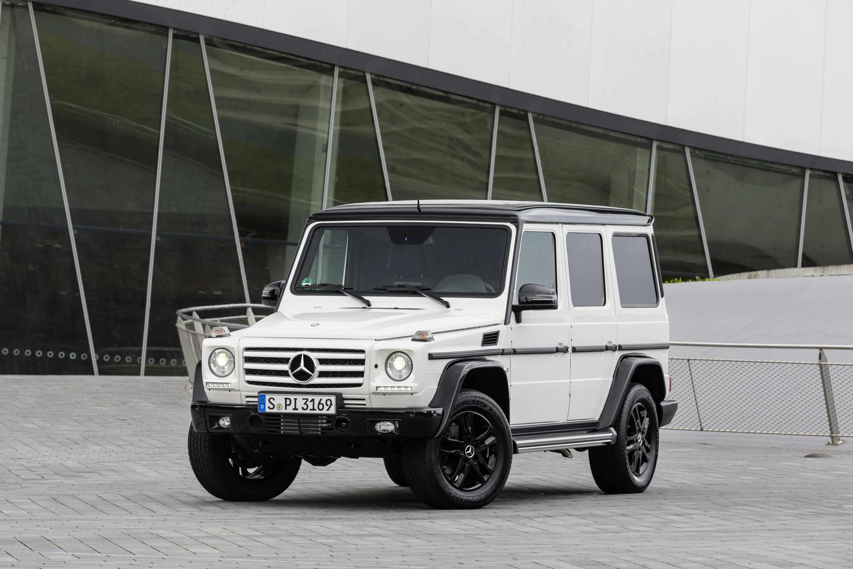 A chromed grille rounds off the G-Class Edition 35 package