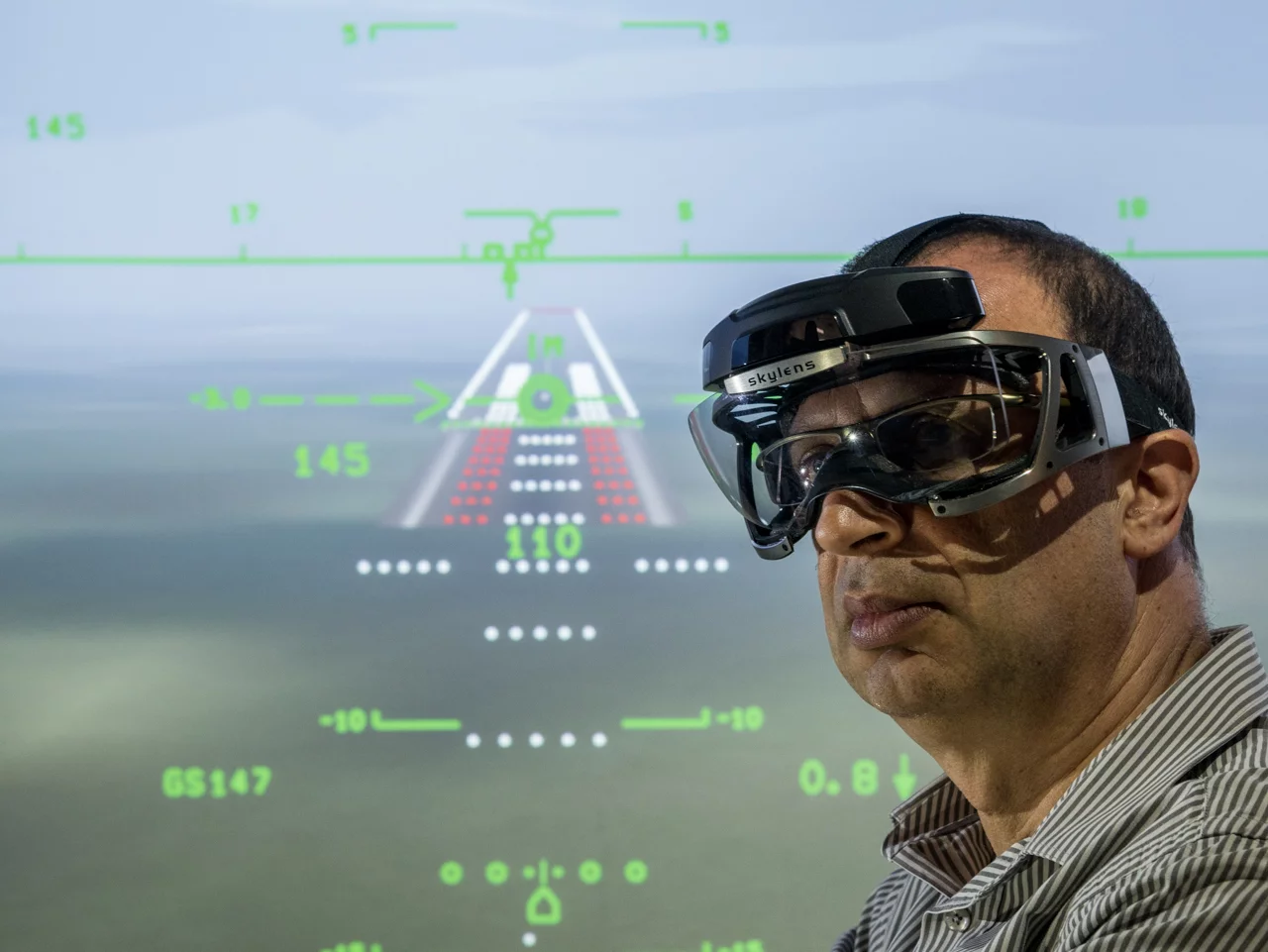 Skylens gives pilots augmented vision without relying on airport instrumentation