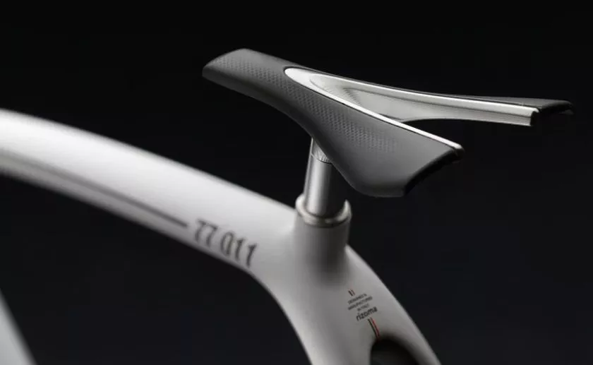 The bike is available in just a single frame size, that can accommodate riders between 165 and 190 centimeters (65-75 inches) in height