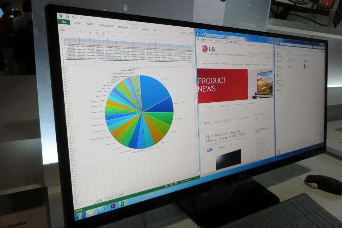 LG's UltraWide UM95 packs a QHD (3440 x 1440) resolution
