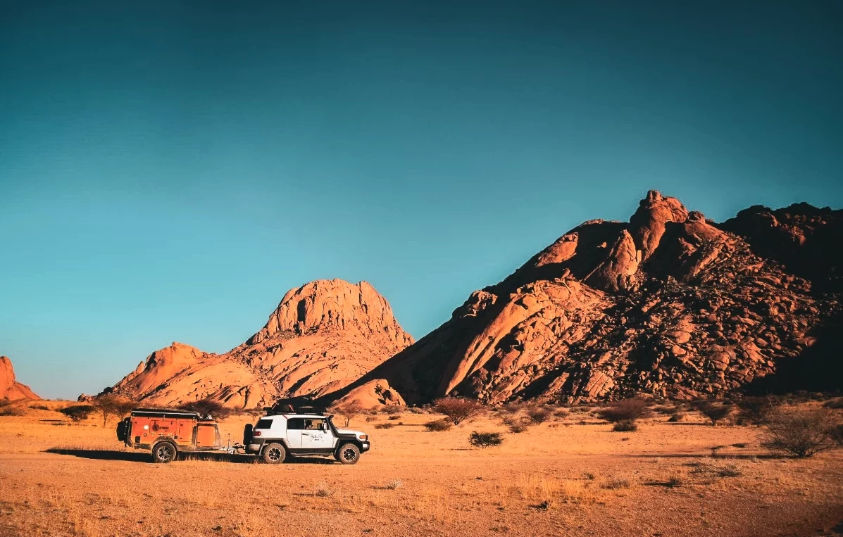 With its galvanized ladder frame, burly leaf-spring suspension and rugged composite body, the Duo X looks to make camp in spaces other rigs won't go