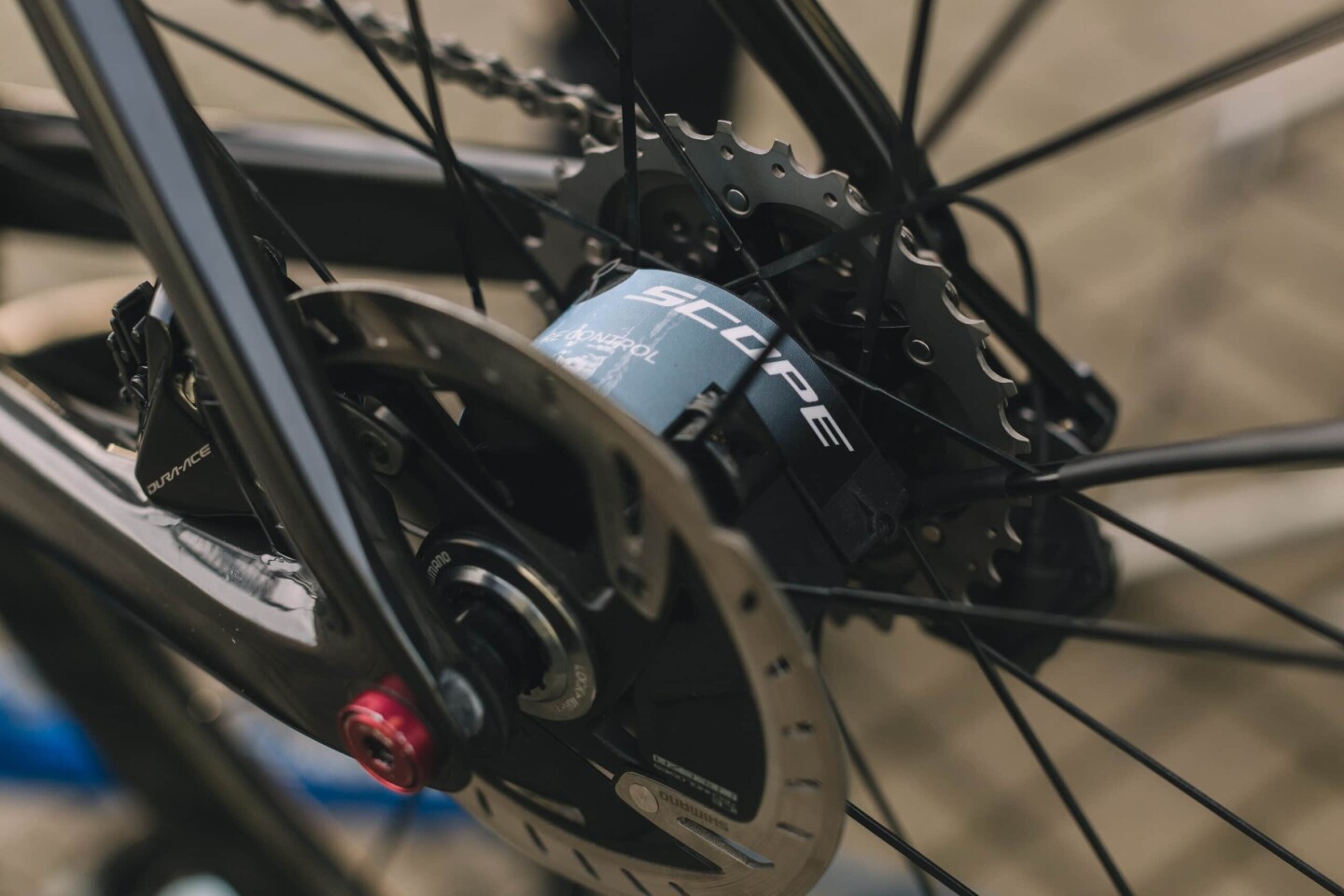 The setup includes both front- and rear-wheel modules