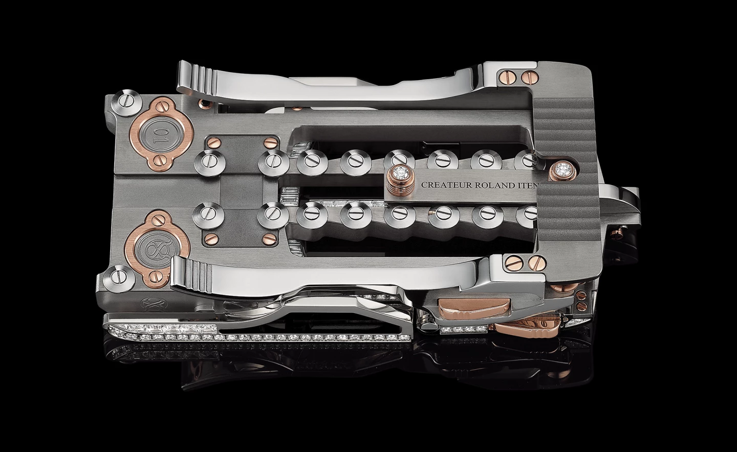 Roland Iten's Calibre R822 "Predator" belt buckle
