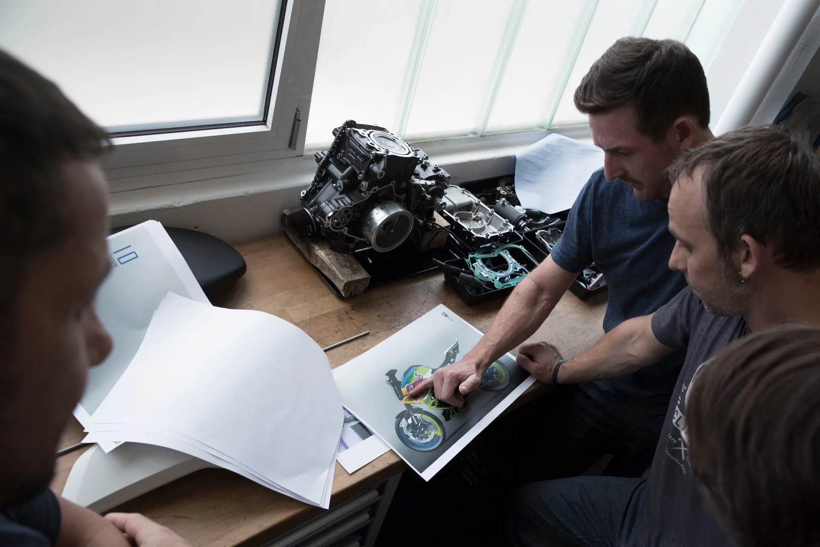 BMW Concept Stunt G 310: single-cylinder 300cc engine with rear-tilted cylinder is a very compact powerplant