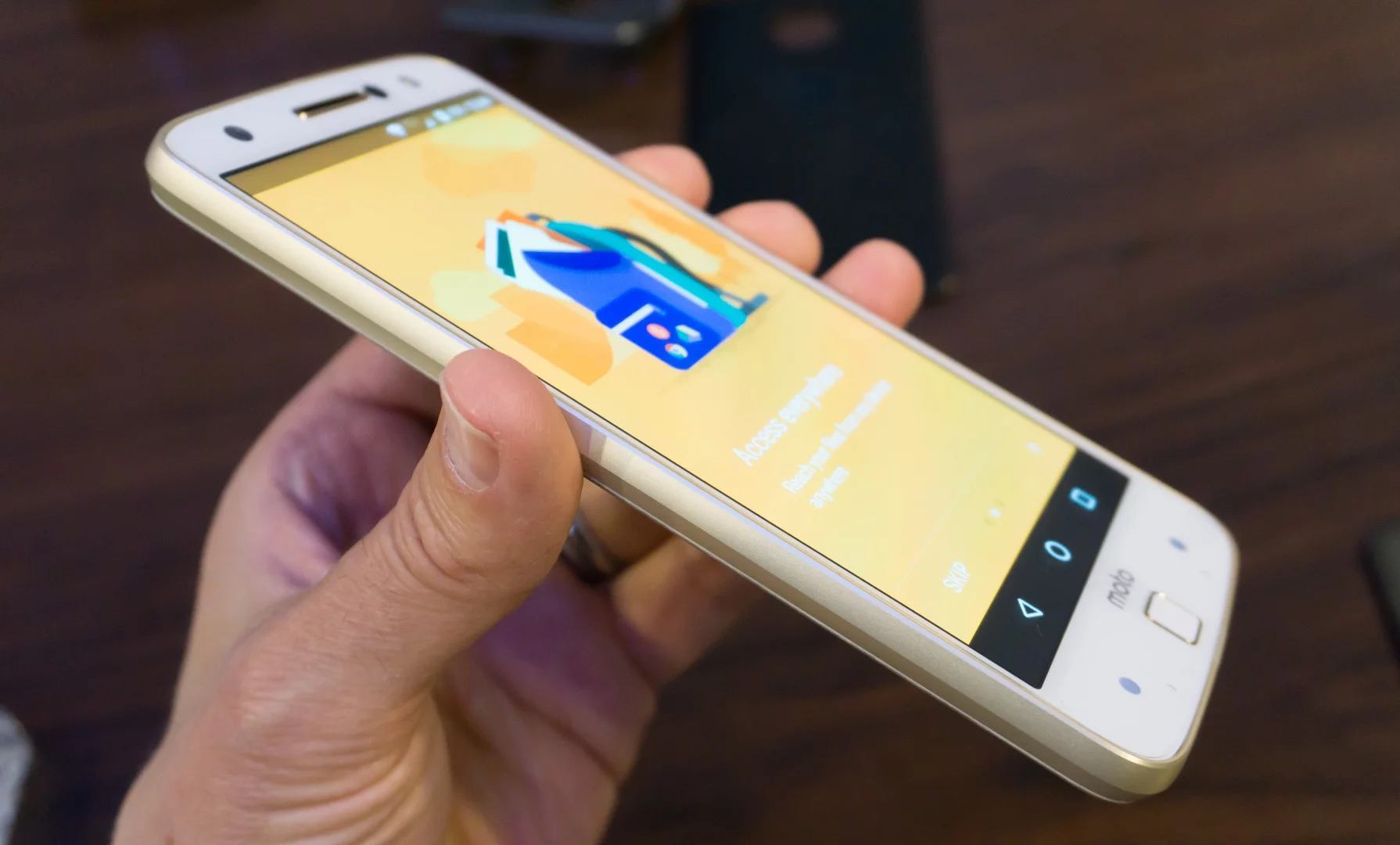 The Moto Z has a 5.5-inch QHD (2,560 x 1,440) display