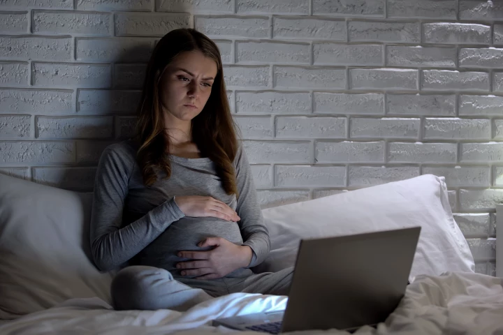 Exposure to bright light before bedtime could be driving a spike in cases of gestational diabetes, says a new study